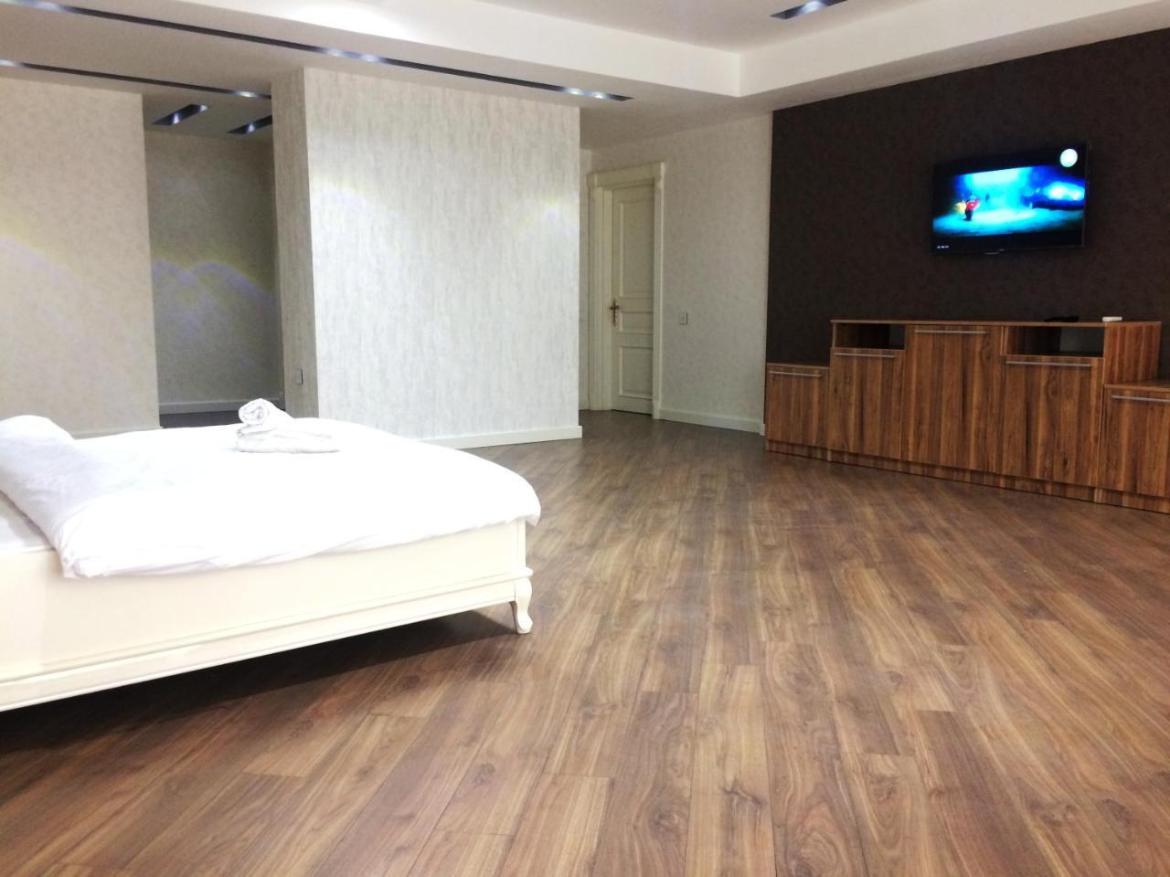 Park Azure Deluxe 2 Bedroom شقة باكو